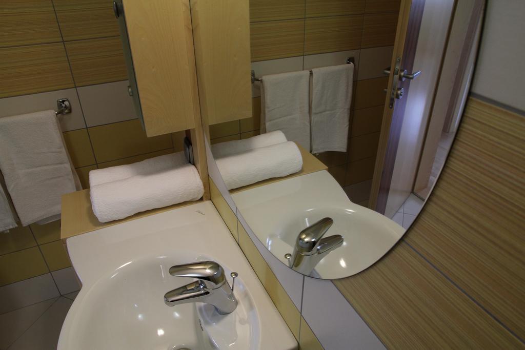 Apartments Veno Lasko Ngoại thất bức ảnh